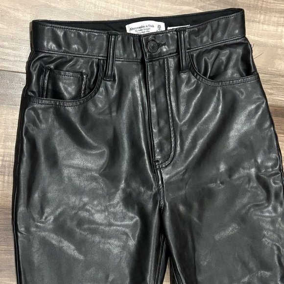 ✨Abercrombie & Fitch✨ Black Vegan Leather Ankle Straight Ultra High Rise 25/0 XS - Picture 4 of 12